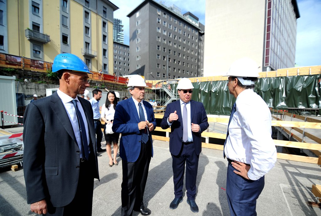 Il sindaco di milano in visita al cantiere del progetto giardini d ... Giardini d inverno milano